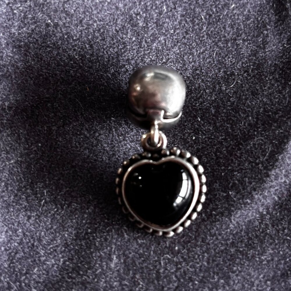 Pandora Mi Amor Black Onyx Heart Dangle Clip